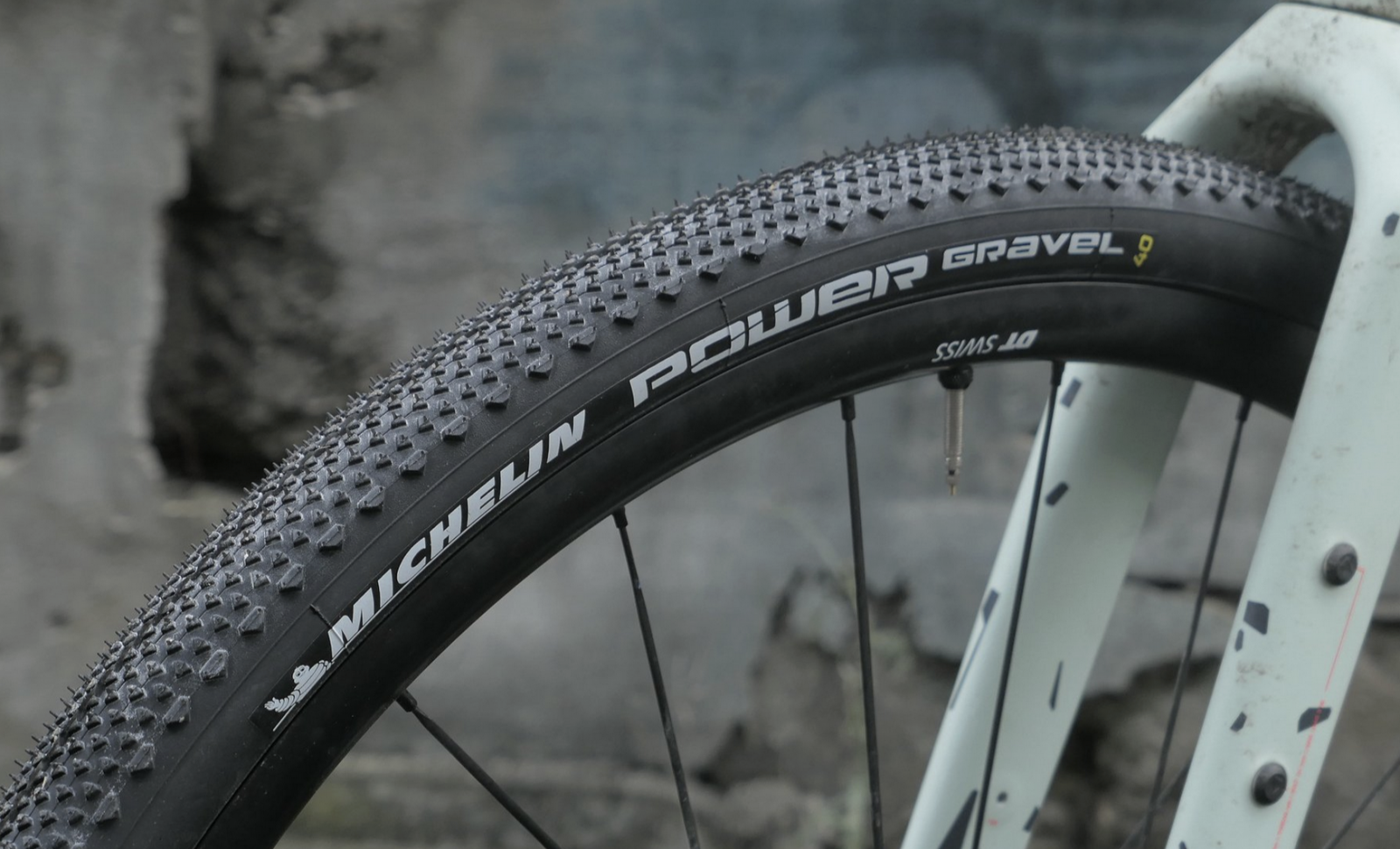 pokrishka-michelin-power-gravel-700x40c-40-622-450g-tle67483921b5a8c-original.png