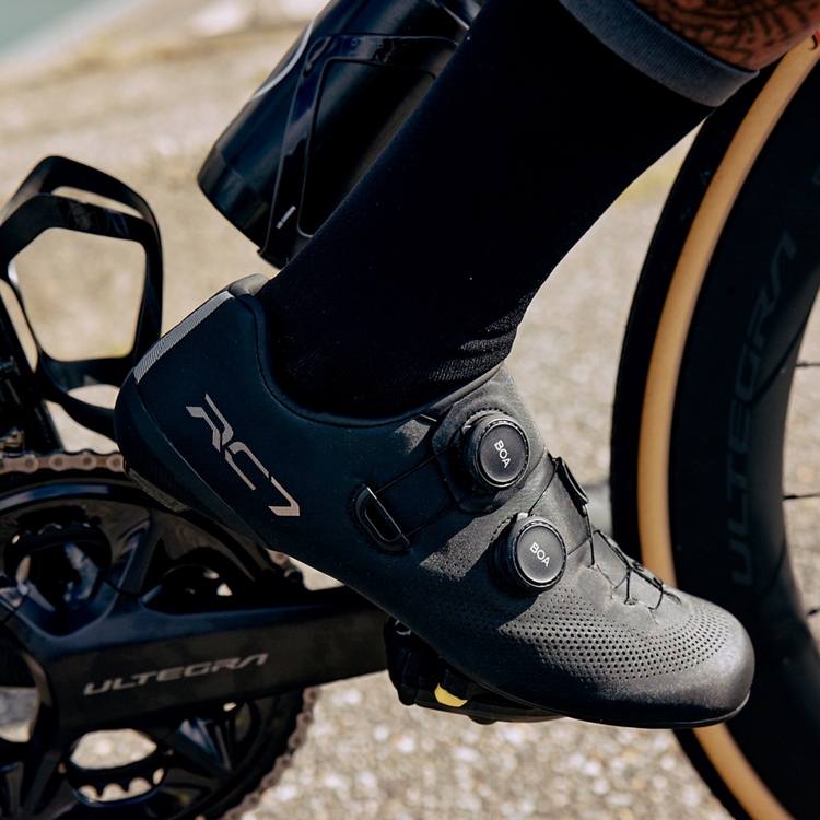 velovzuttya-shimano-rc703ml-chorne-rozm-eu42679a36d403766-original.jpeg