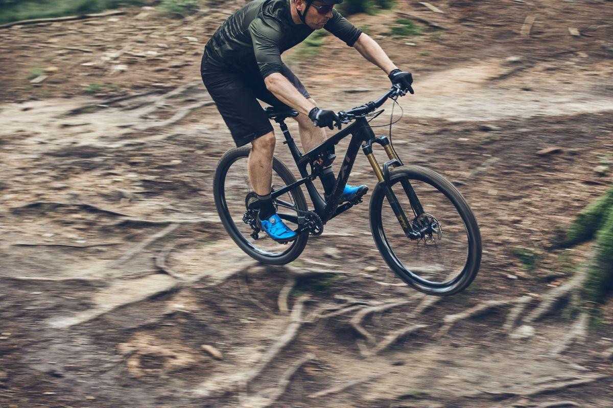 velovzuttya-shimano-xc502mb-sine-rozm-eu45-629493e461c3a-original.jpg velovzuttya-shimano-xc502mb-sine-rozm-eu45-629493e461c3a-original.jpg