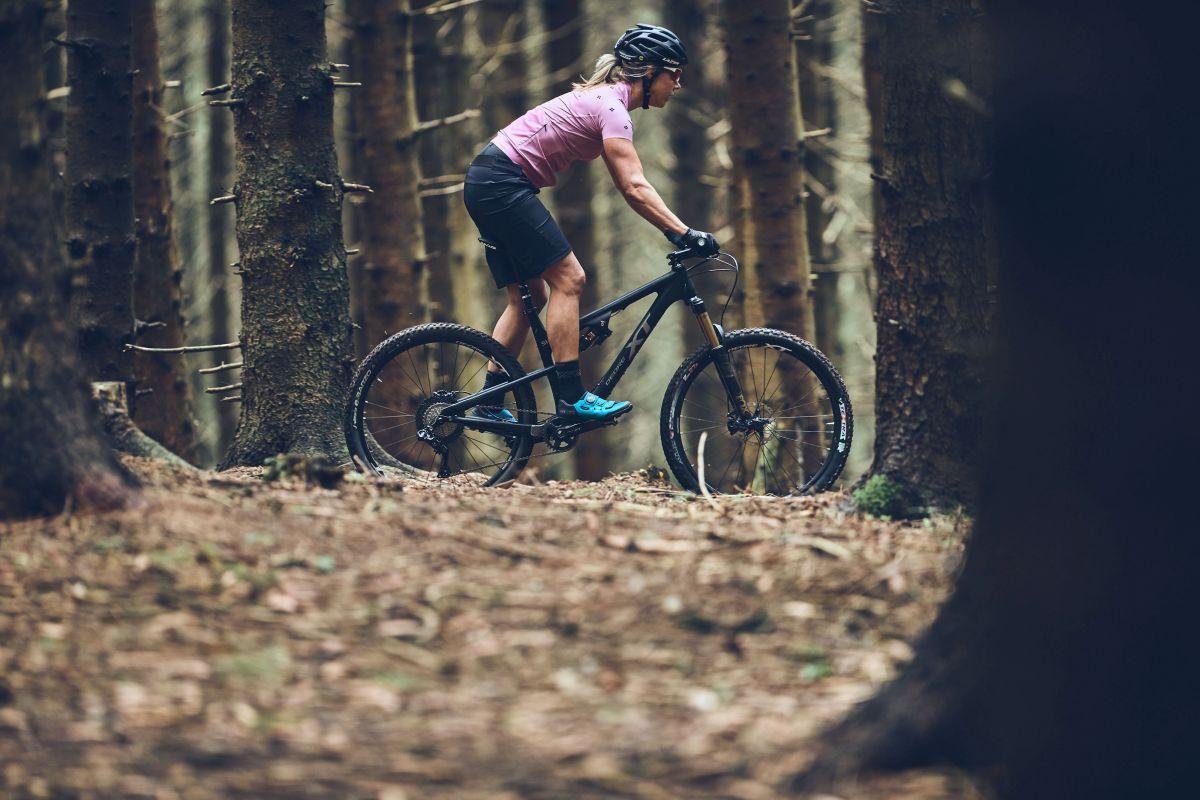 velovzuttya-zhinoche-shimano-xc502we-sine-rozm-eu37-62949584cd1c4-original.jpg velovzuttya-zhinoche-shimano-xc502we-sine-rozm-eu37-62949584cd1c4-original.jpg